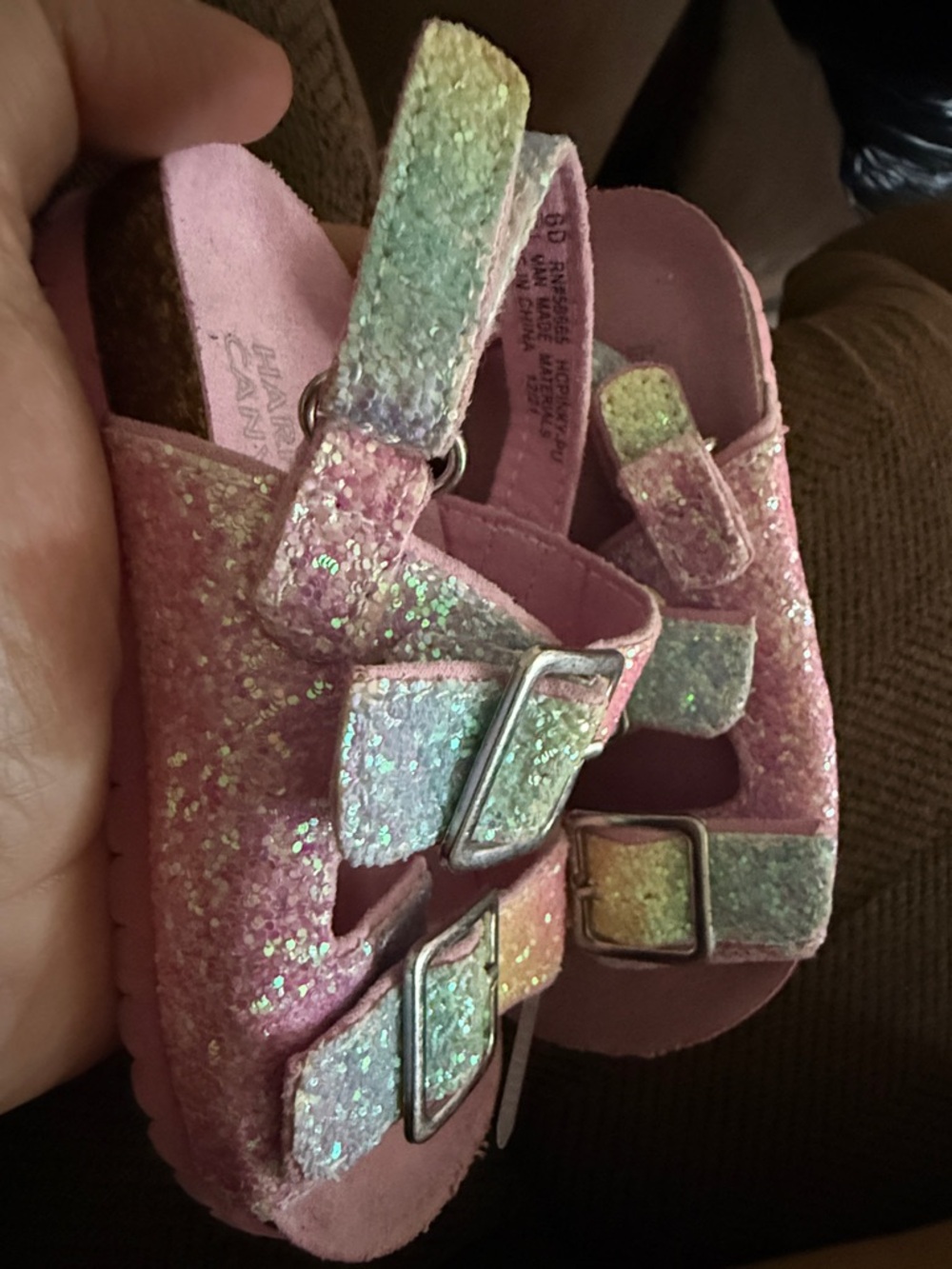 Harper Canyon Girls Sparkle Pink Glitter Buckle Sandals.
Size 6 - Picture 6 of 10